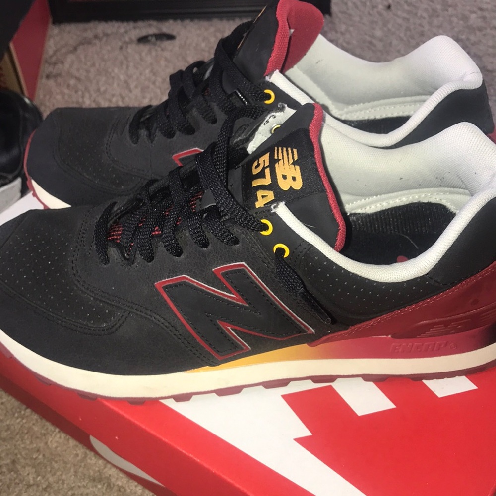 SUPER DEADSTOCK NEWBALANCE 574! (WORN 1 TIME)